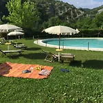 In Einer Hoehle Mit Whirlpool By Interhome 公寓 Apecchio