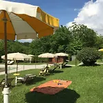 In Einer Hoehle Mit Whirlpool By Interhome 公寓 Apecchio