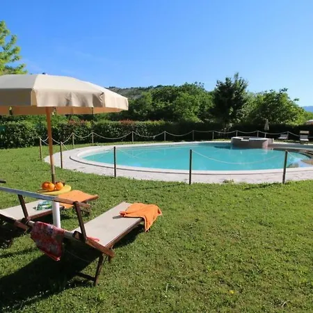 아파트 In Einer Hoehle Mit Whirlpool By Interhome *
