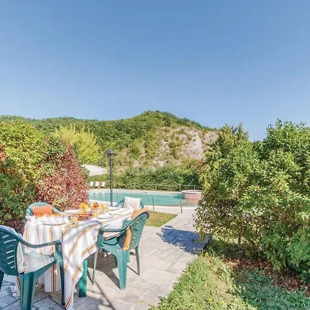 아파트 In Einer Hoehle Mit Whirlpool By Interhome *