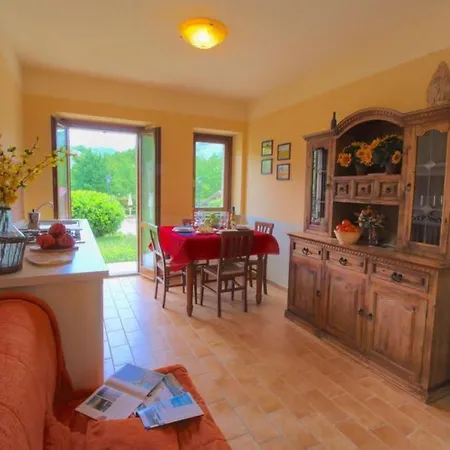 아파트 In Einer Hoehle Mit Whirlpool By Interhome *